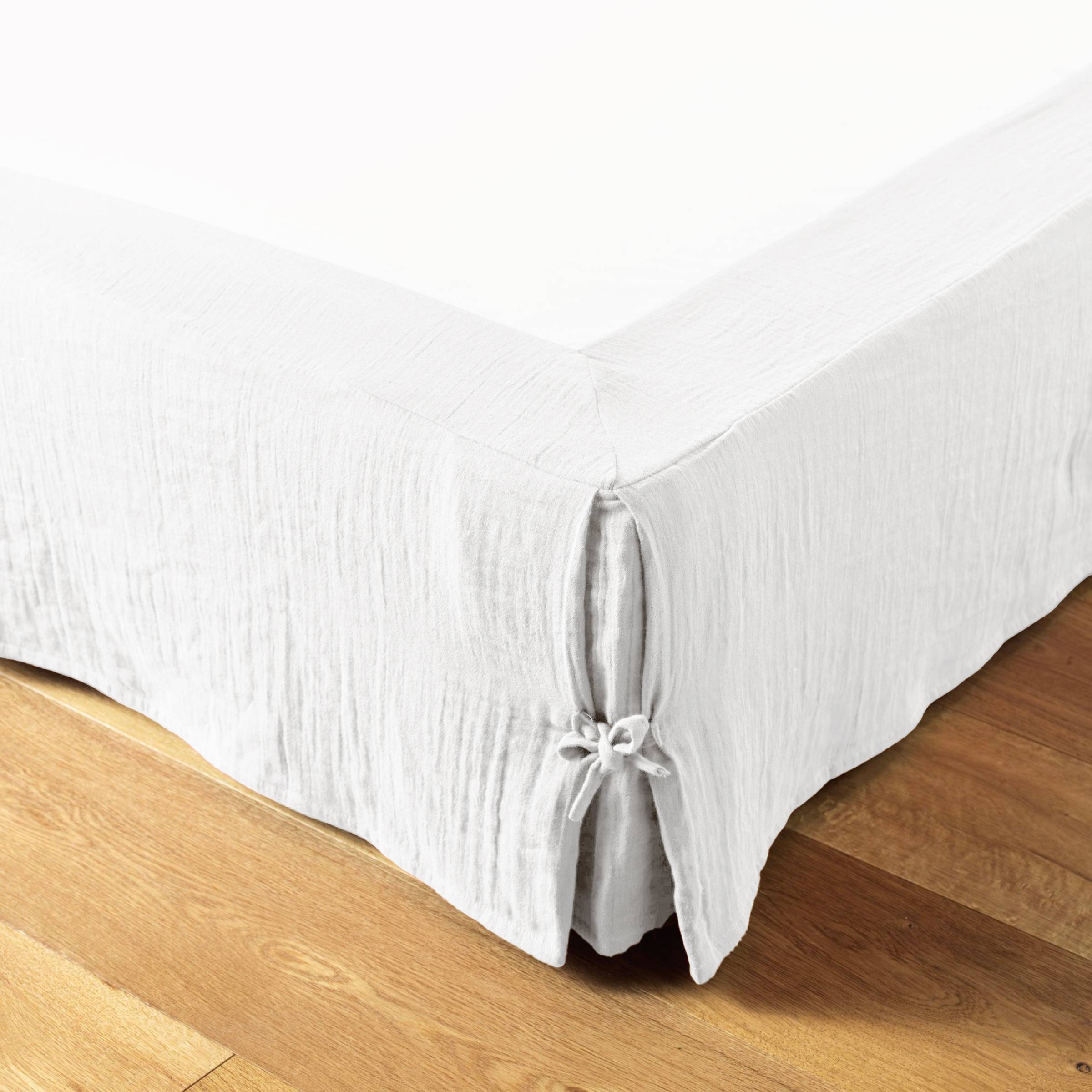 Chantilly muslin bed skirt