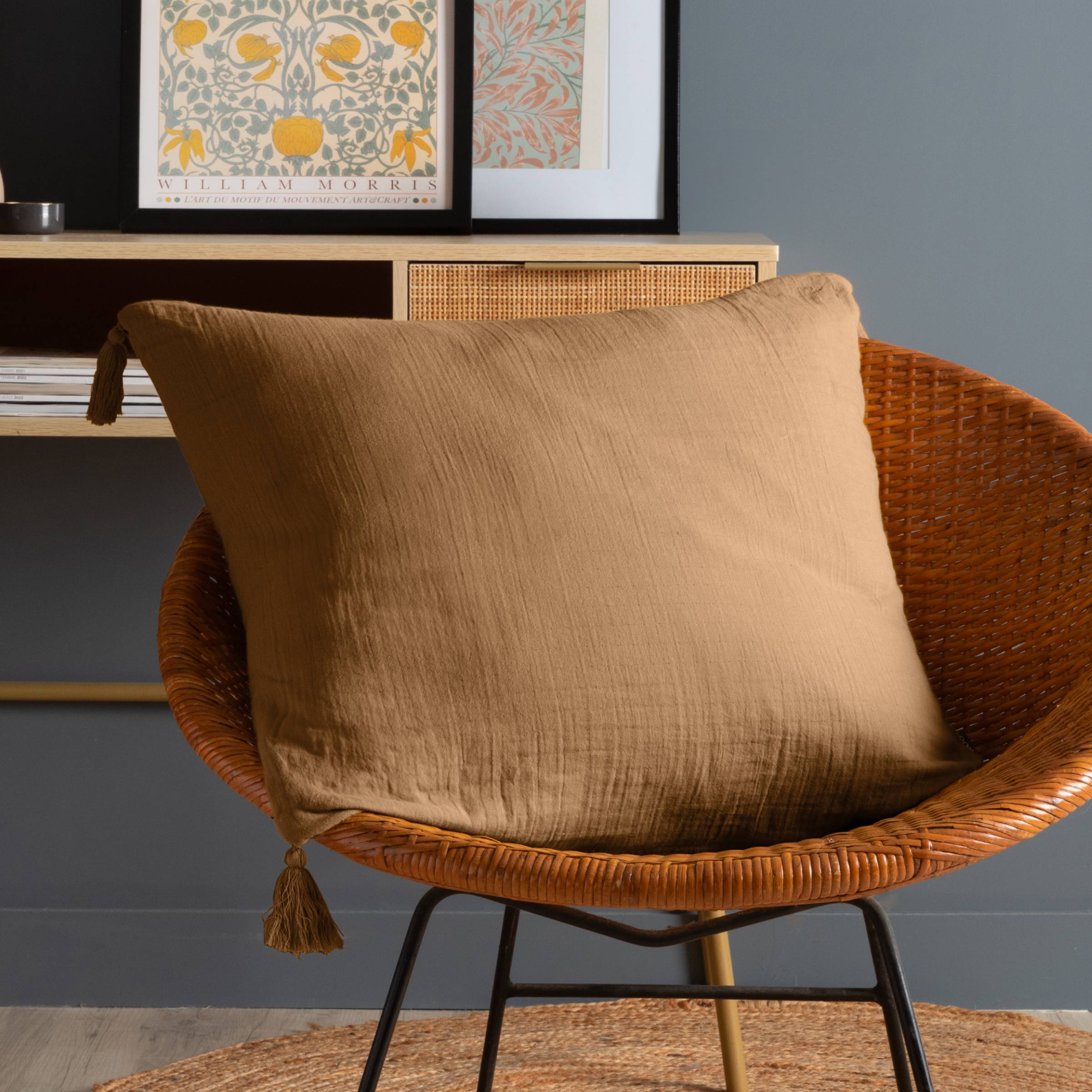 Camel muslin cushion