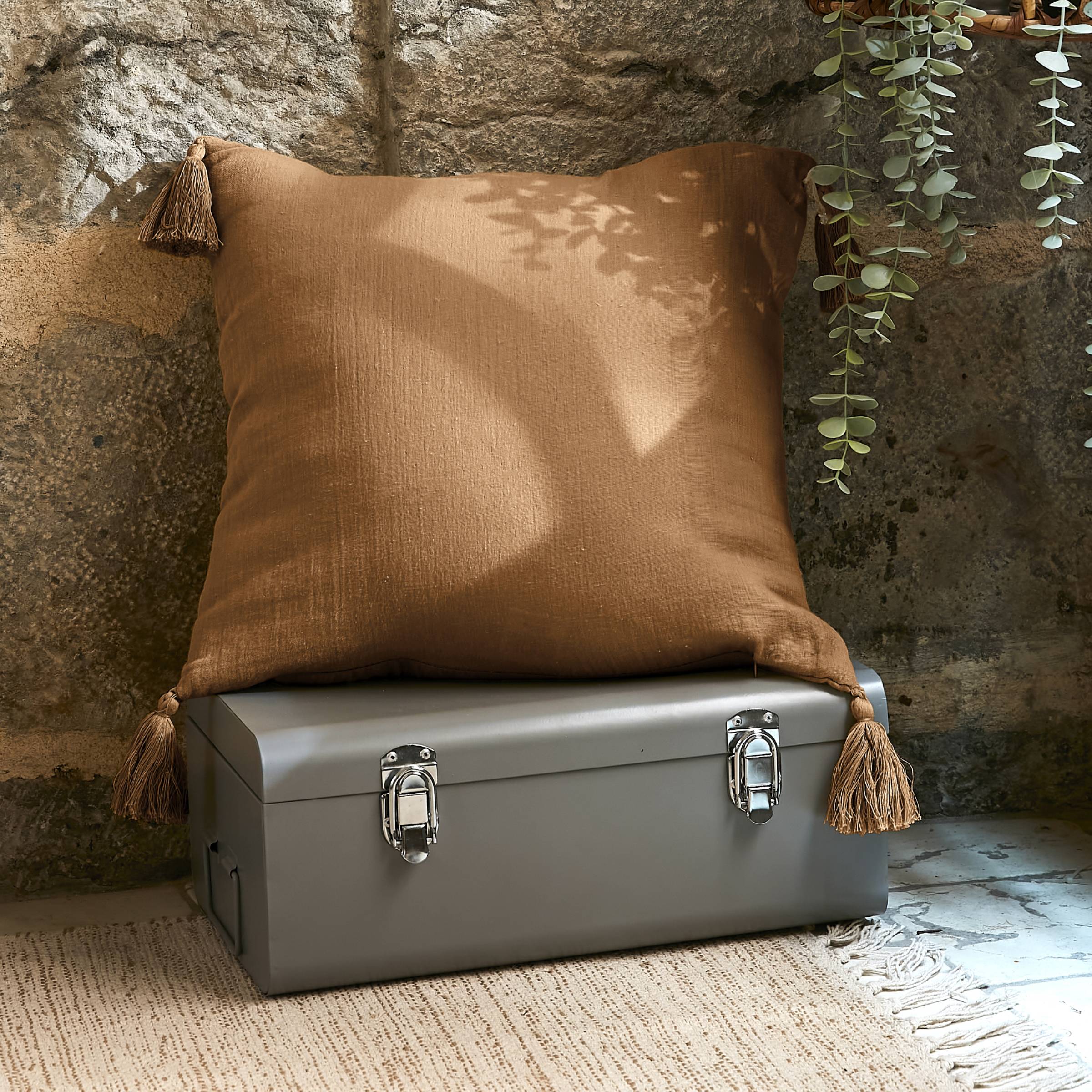 Camel muslin cushion