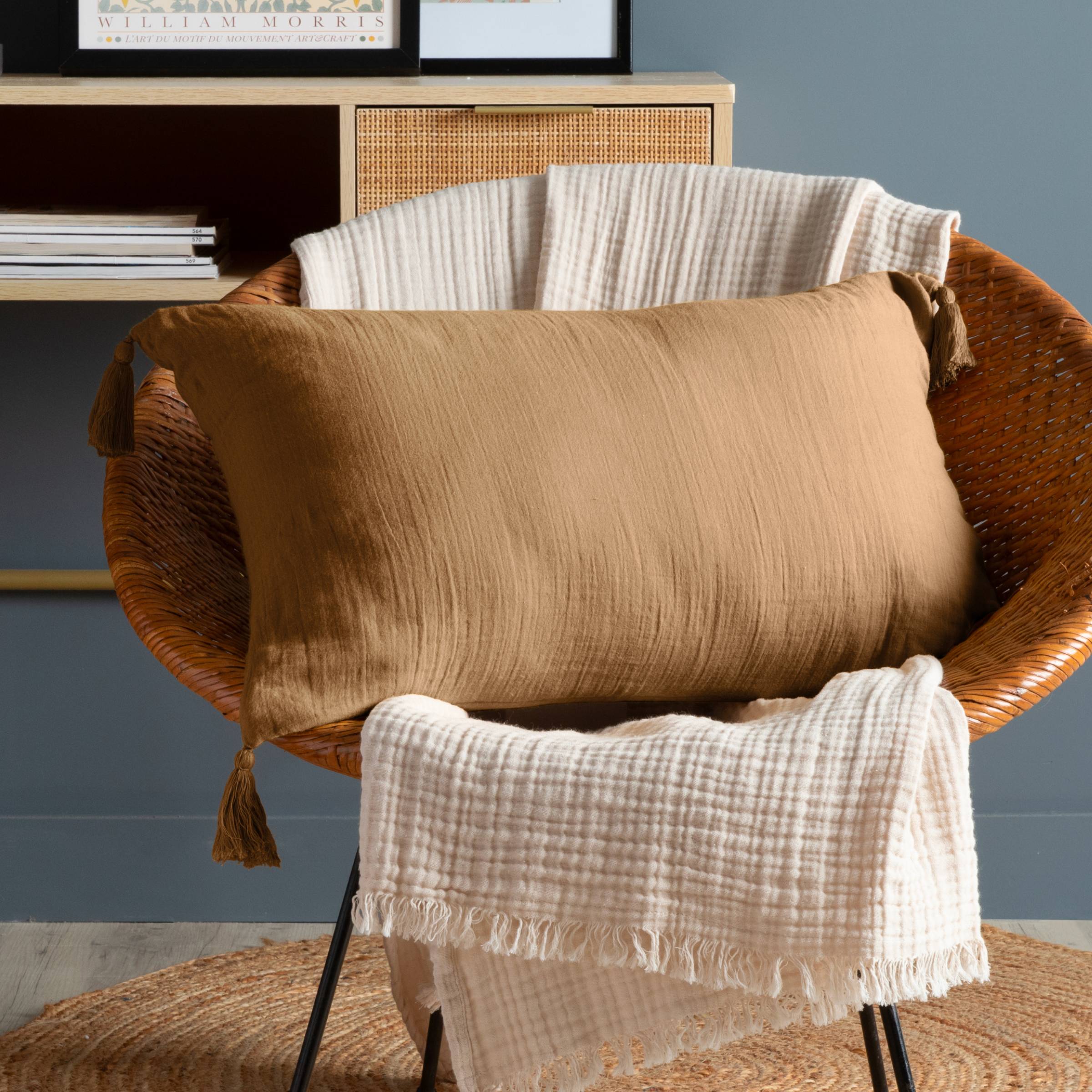 Camel muslin cushion