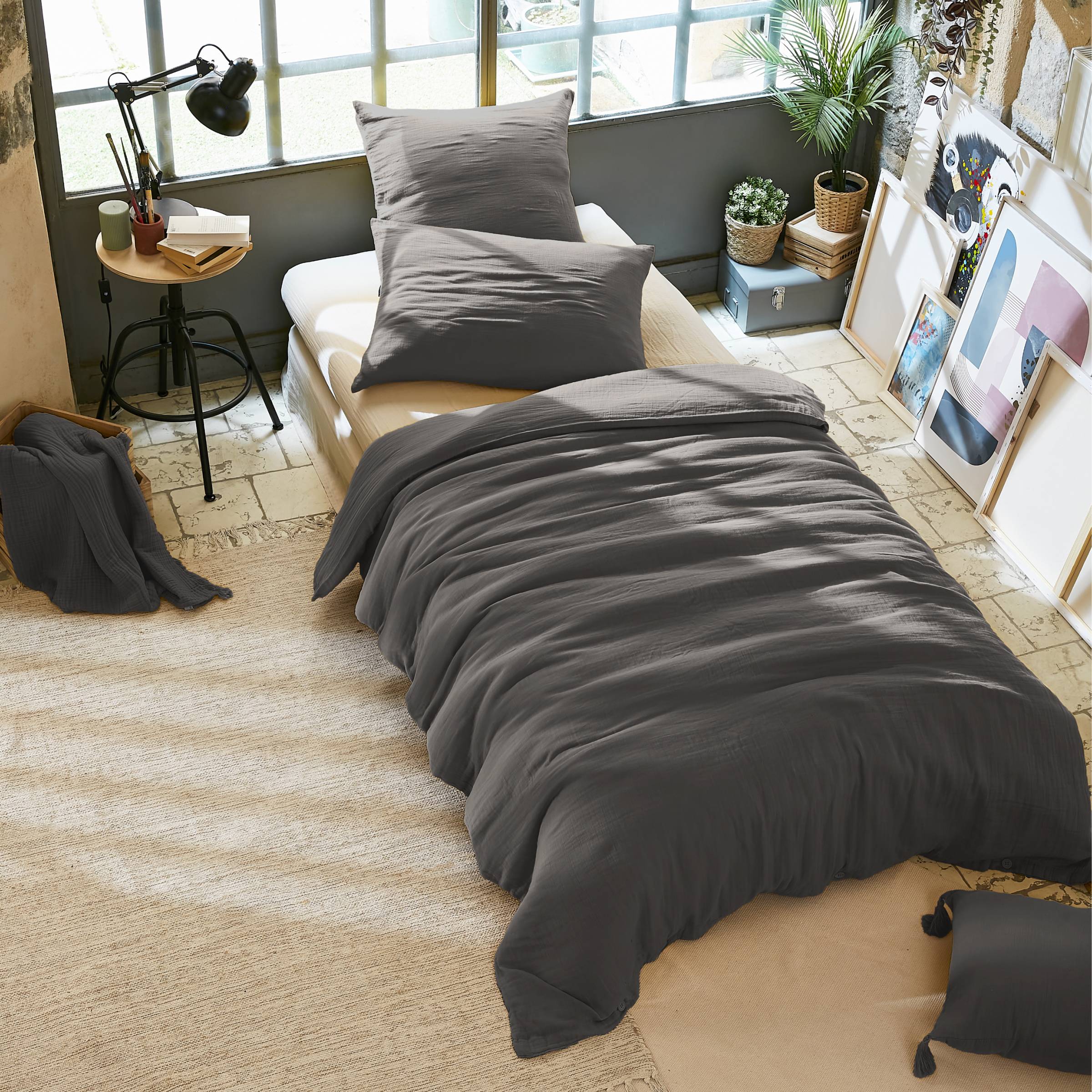 Dark grey muslin duvet cover
