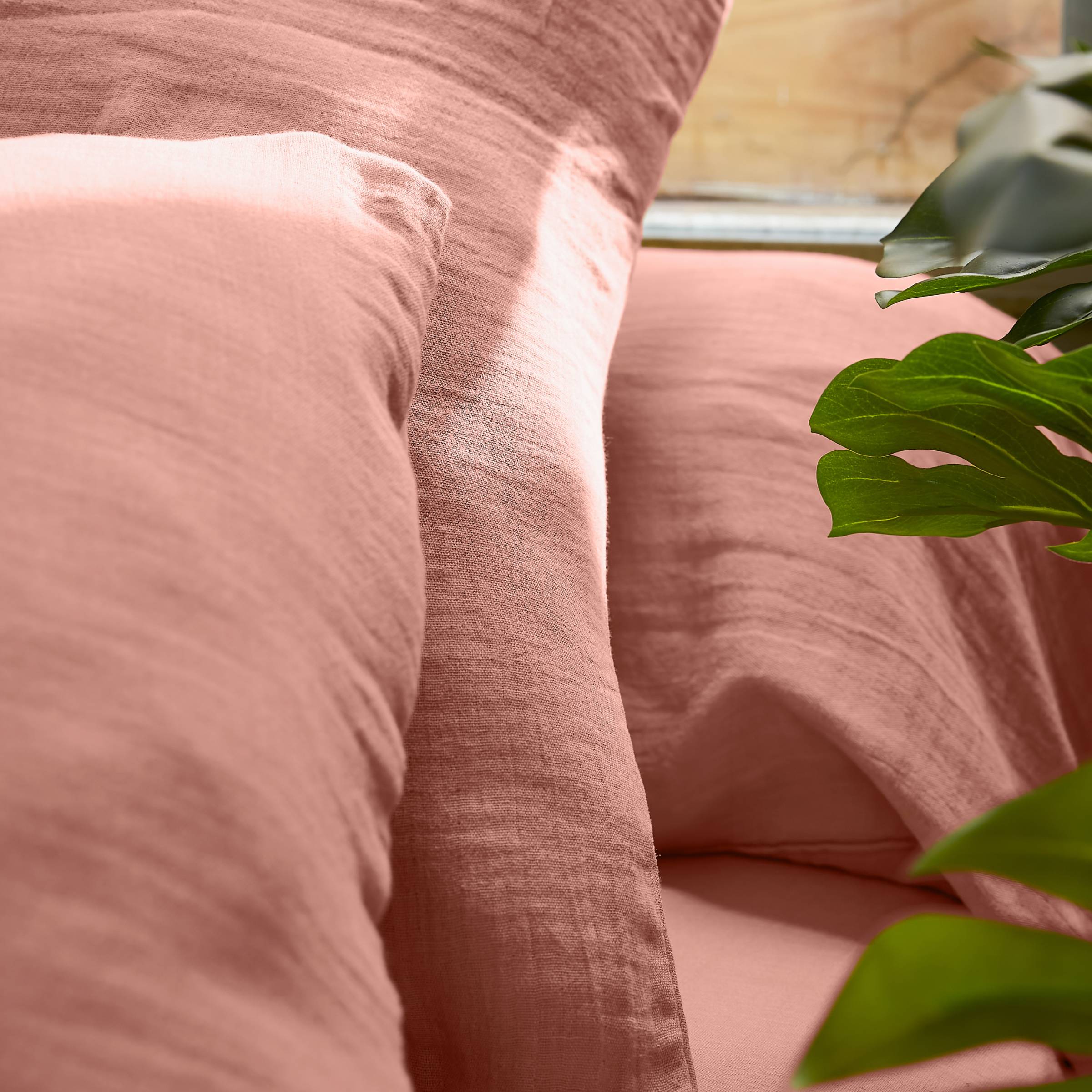 Peach pink bedding set