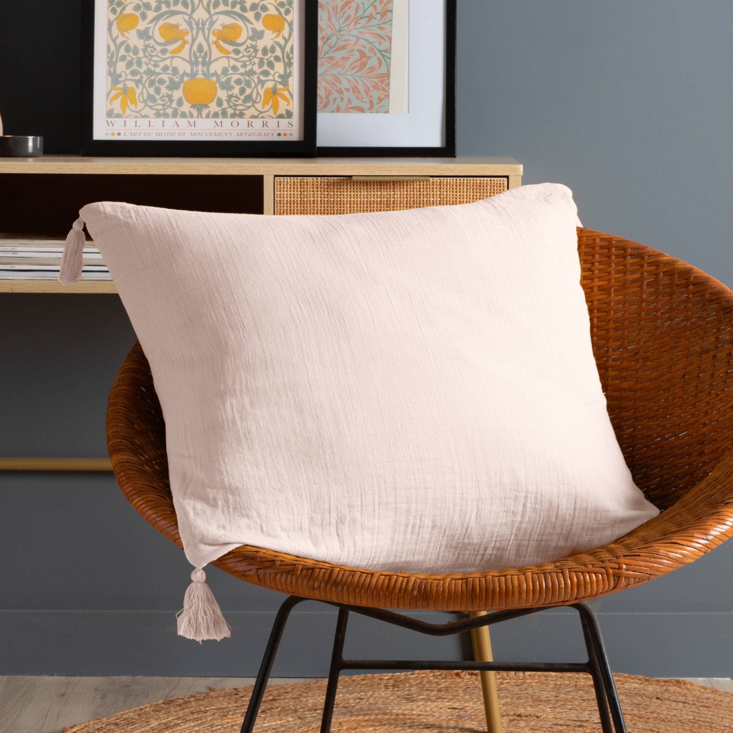 Marshmallow muslin cushion