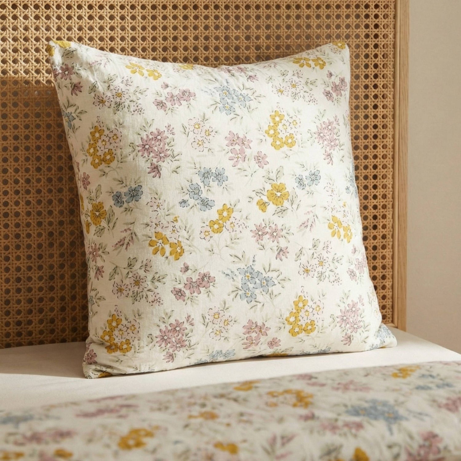 Aquarelle beige muslin pillowcase