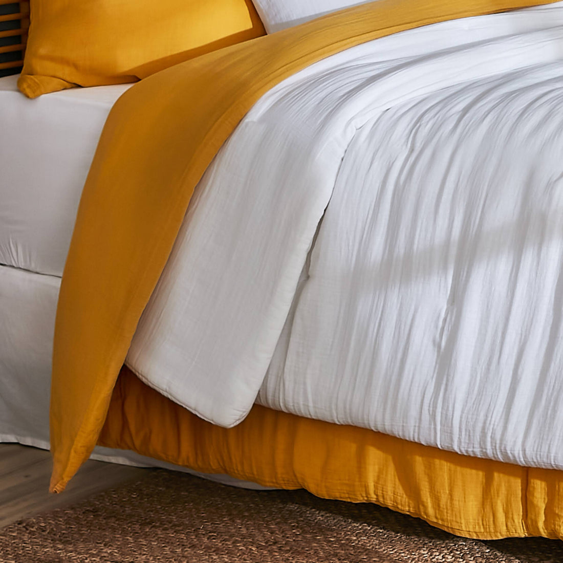 Chantilly muslin bedspread