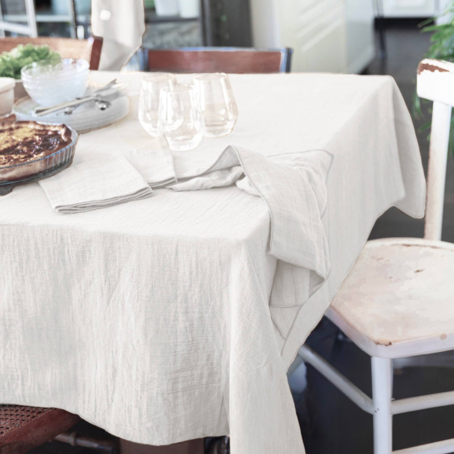 Chantilly rectangular muslin tablecloth