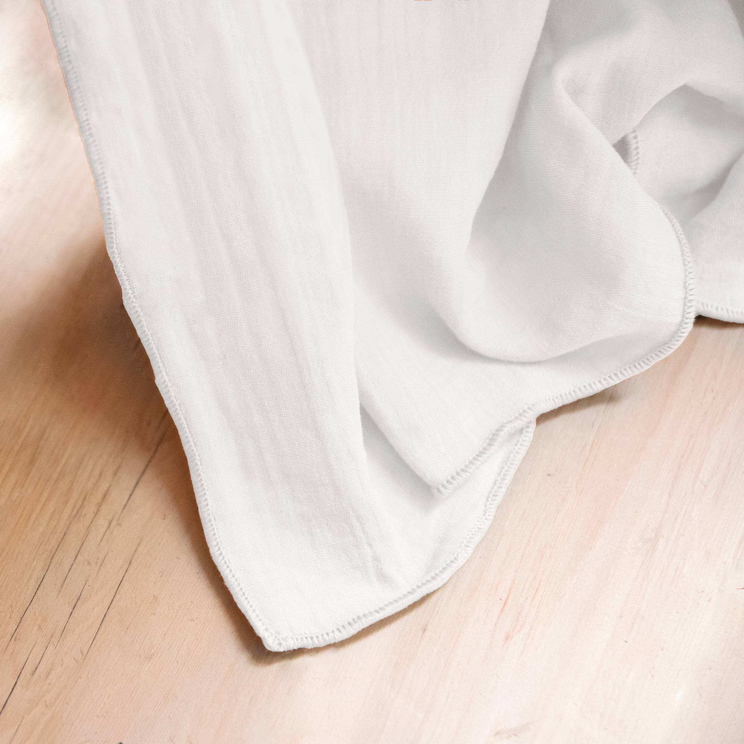 Chantilly rectangular muslin tablecloth
