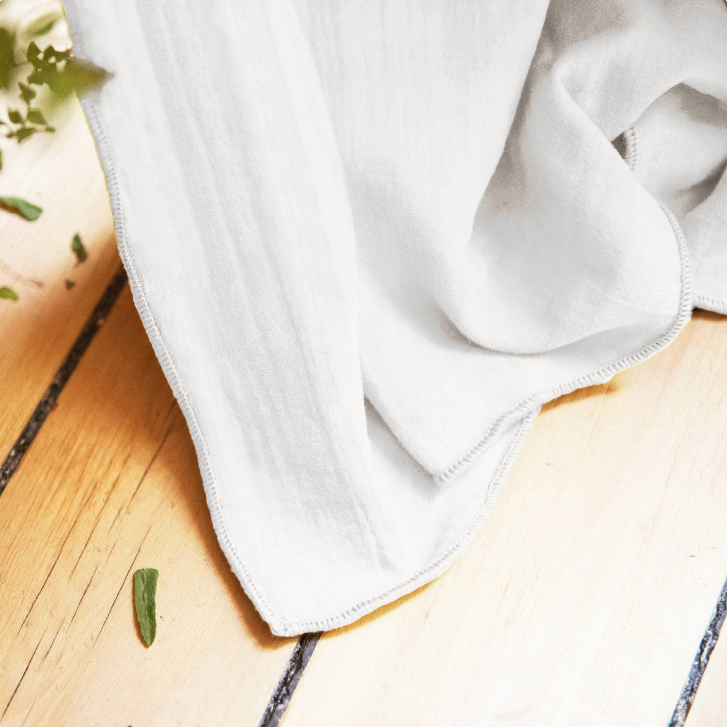 Chantilly adjustable muslin curtain