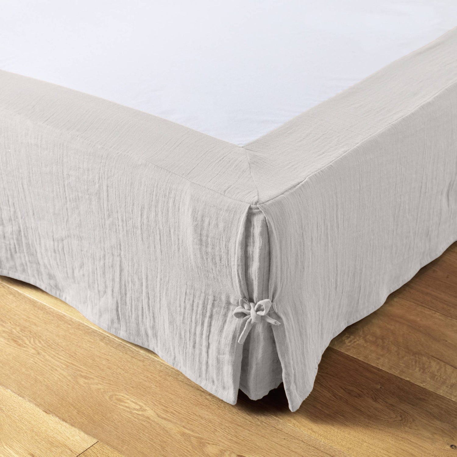 Cloud muslin bed skirt