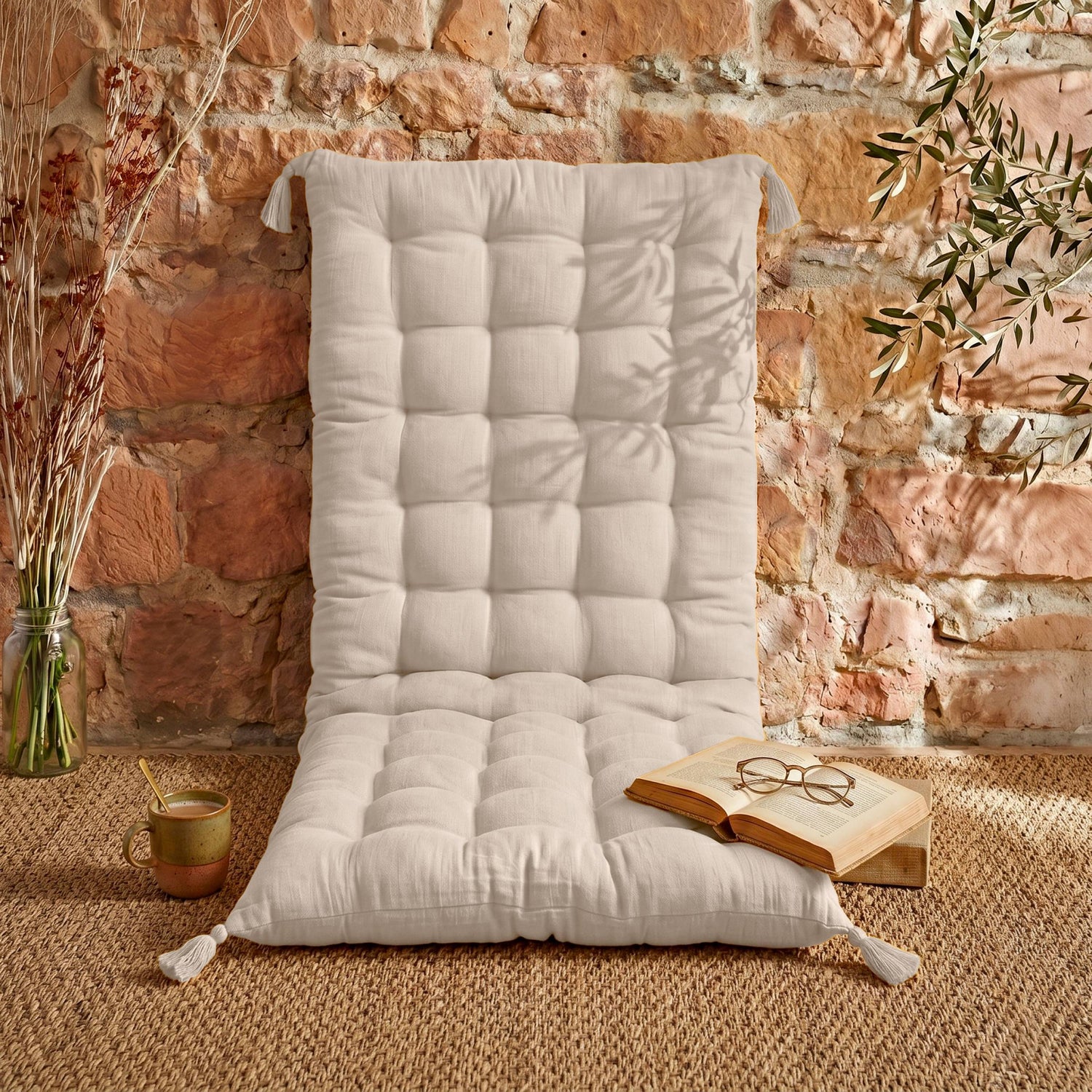 Beige muslin floor mattress