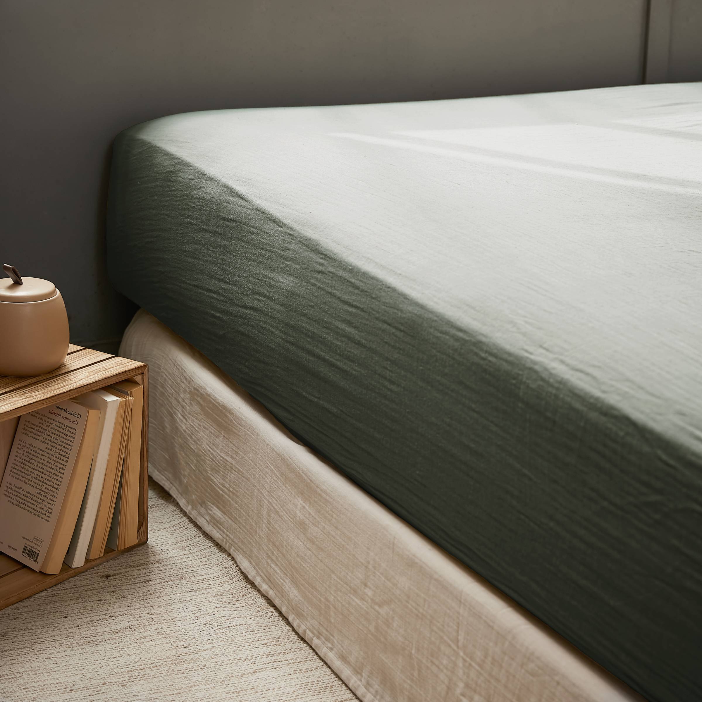 Rosemary green muslin fitted sheet