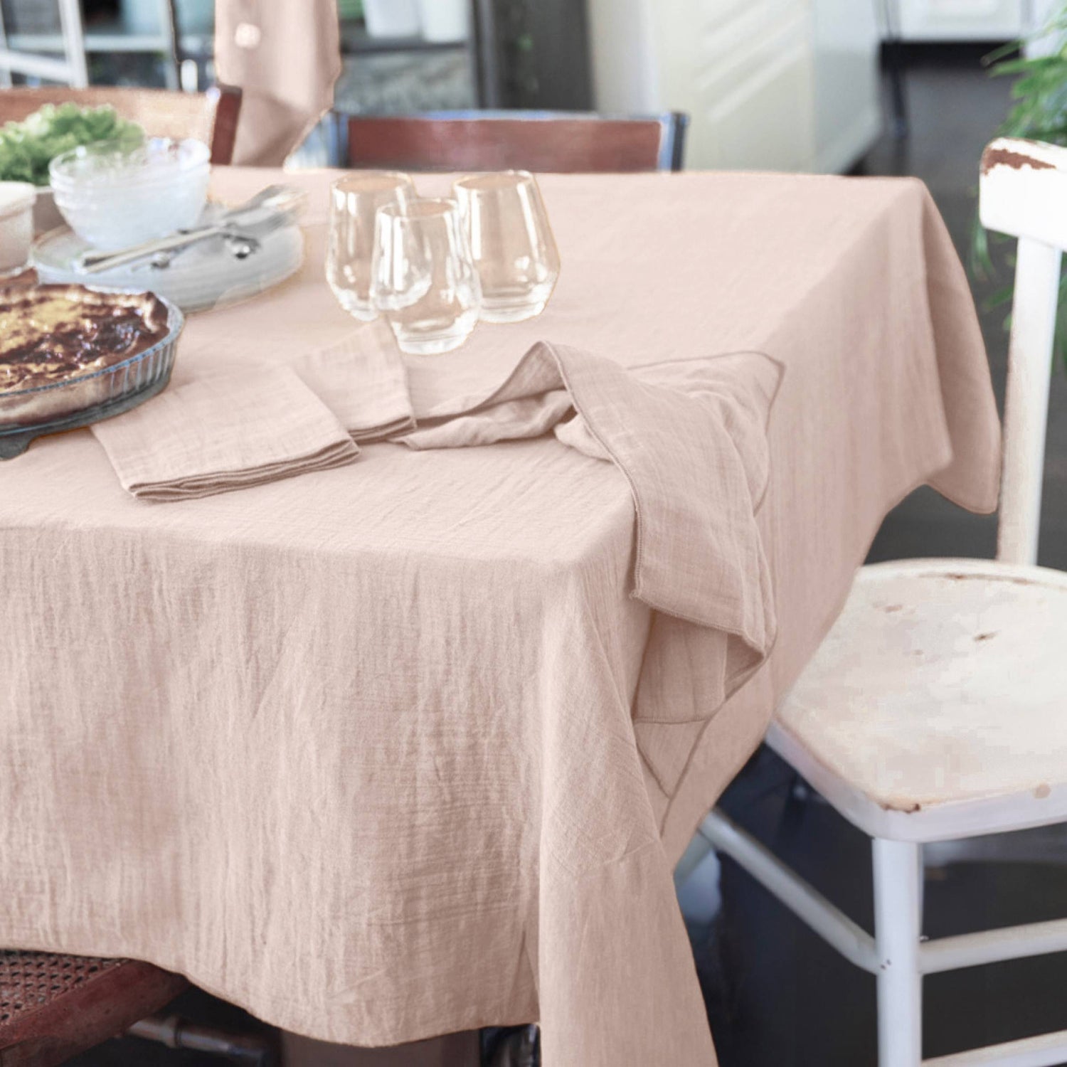 Marshmallow rectangular muslin tablecloth