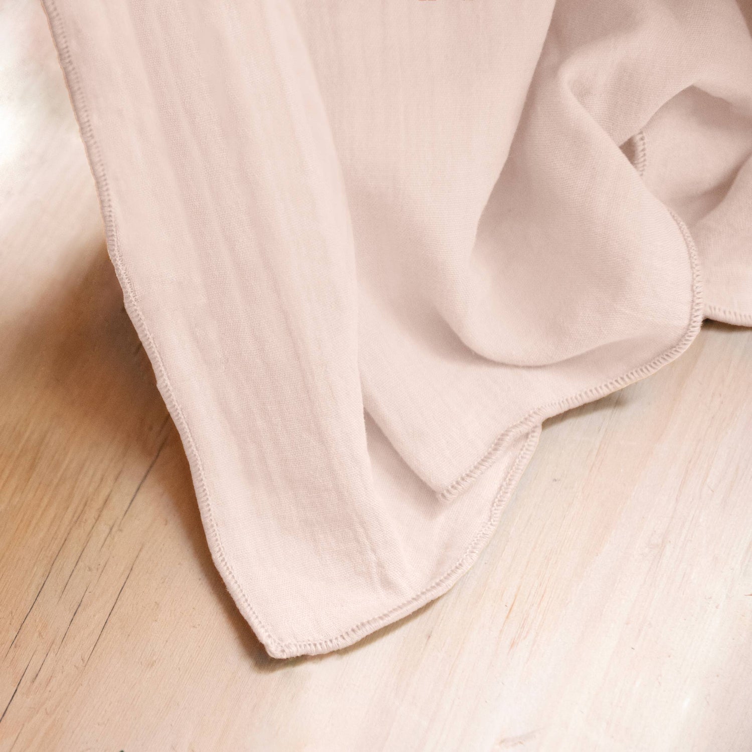 Marshmallow rectangular muslin tablecloth